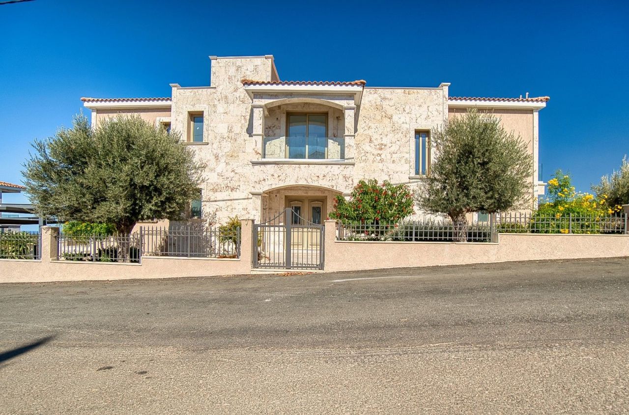Villa a Paphos, Cipro, 470 m² - foto 2