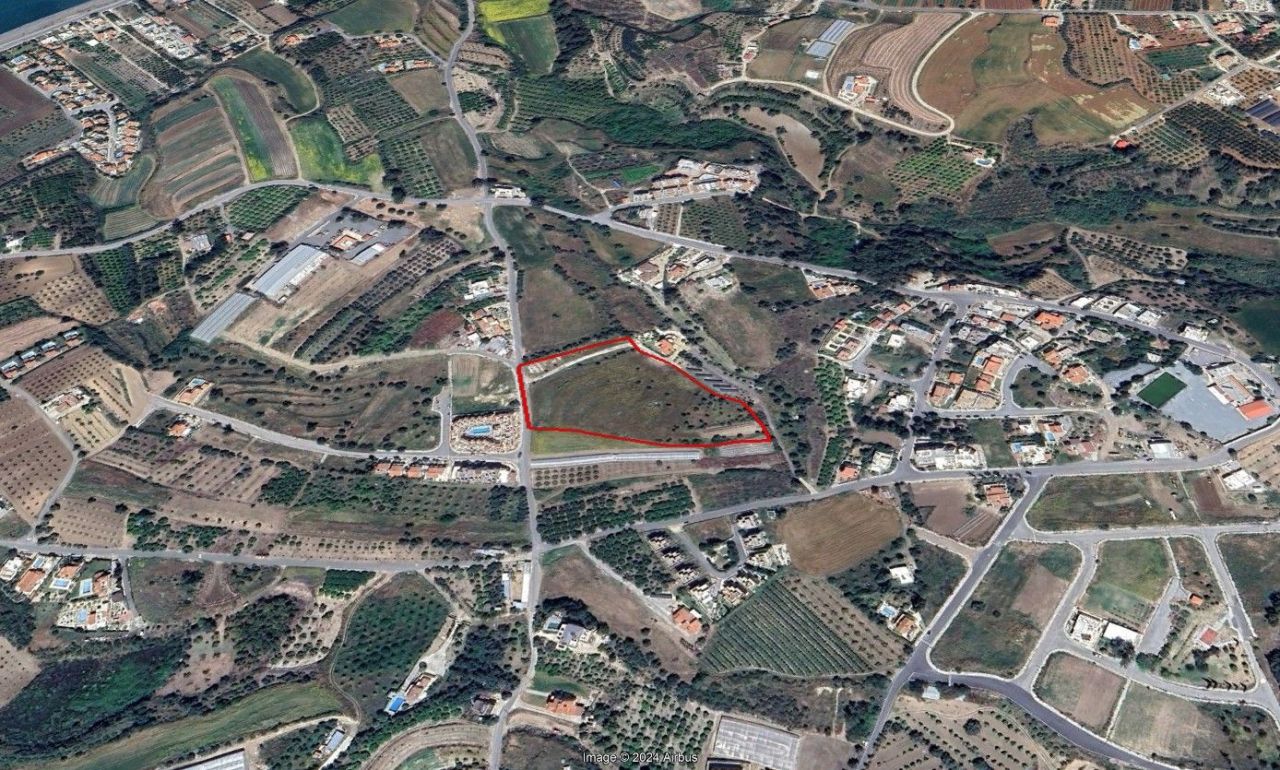 Terreno a Paphos, Cipro, 16 389 m2 - foto 2