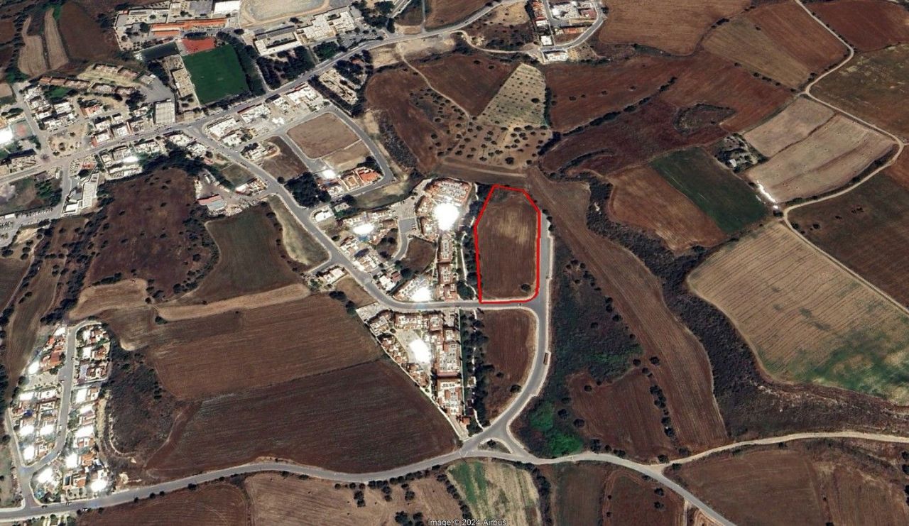 Land in Paphos, Cyprus, 8 875 m² - picture 2
