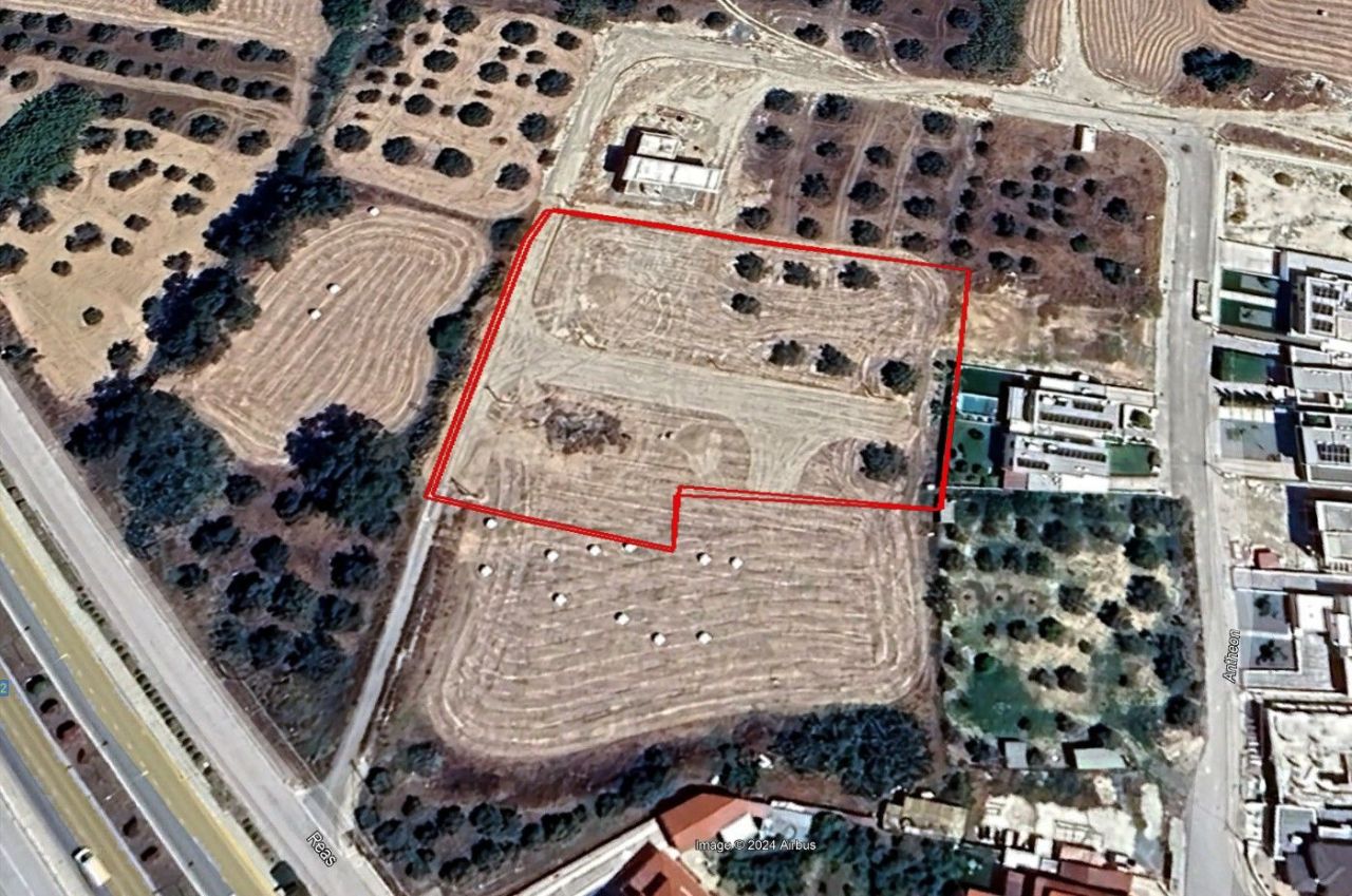Terrain à Larnaca, Chypre, 955 m² - image 2