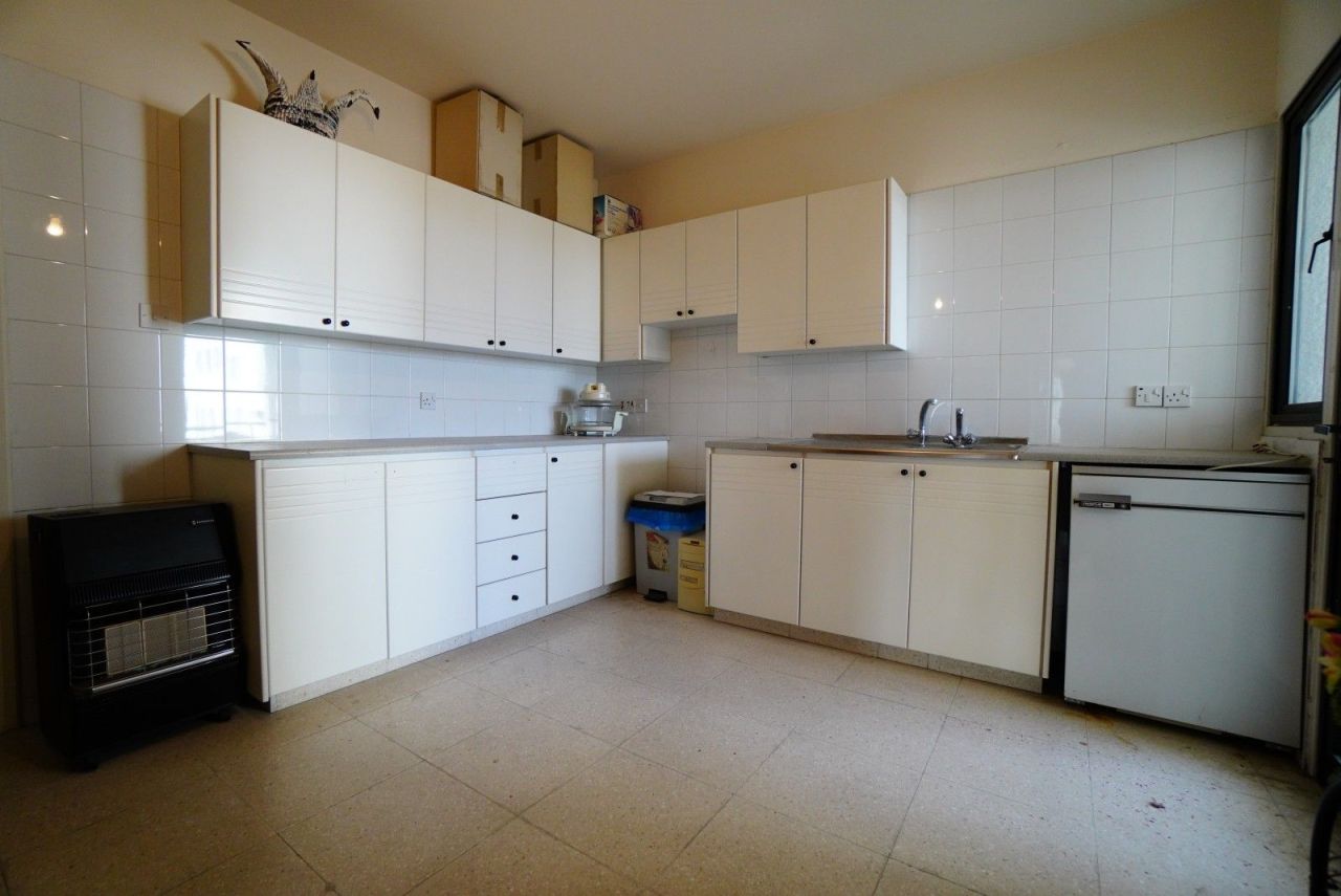 Büro in Larnaka, Zypern, 126 m² - Foto 2