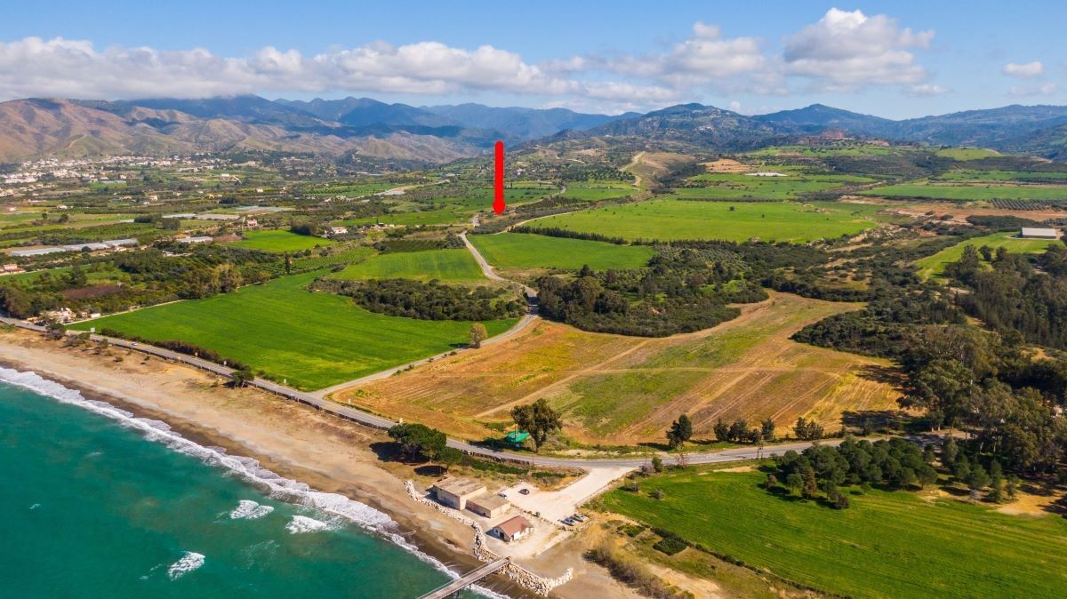 Land in Paphos, Cyprus, 10 034 m² - picture 2
