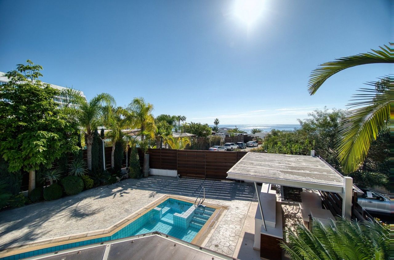 Villa in Limassol, Cyprus, 331 m² - picture 2