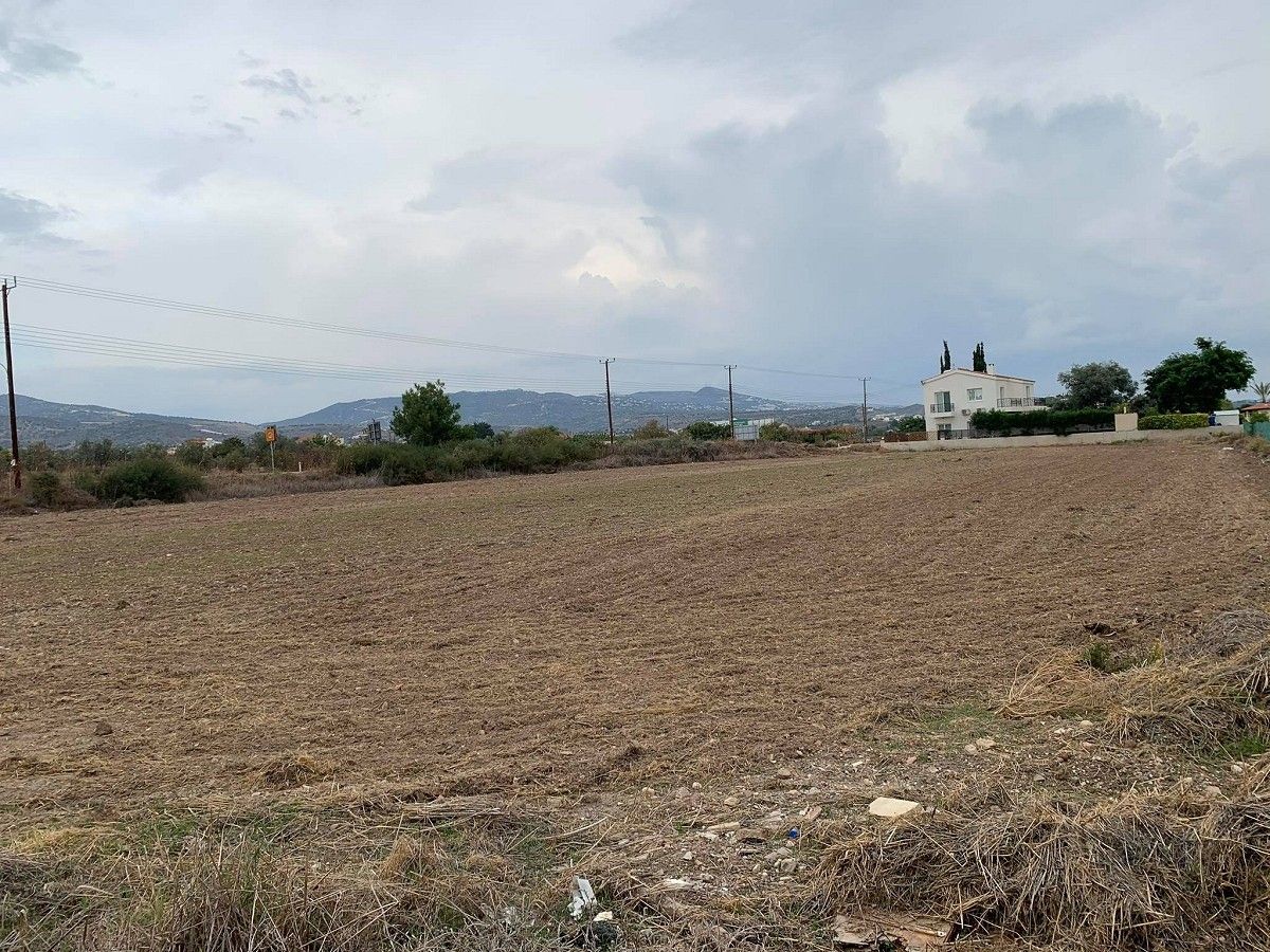 Land in Paphos, Cyprus, 4 212 m² - picture 2