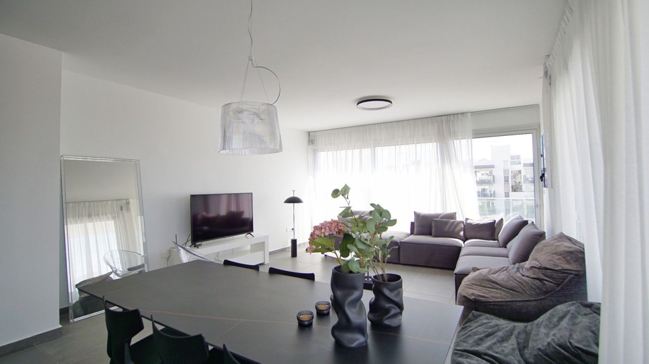 Penthouse in Limassol, Cyprus, 203 m² - picture 2