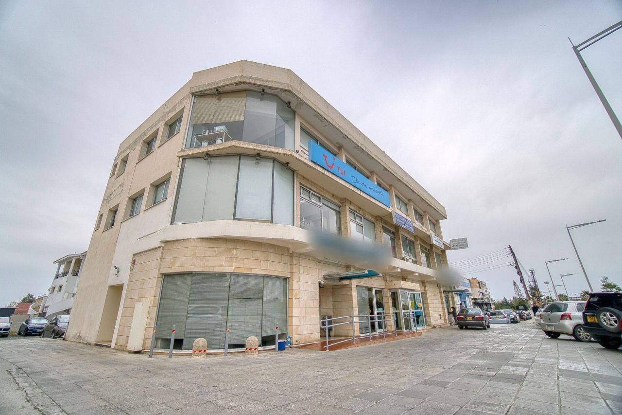 Commercial property in Paphos, Cyprus, 500 m² - picture 2
