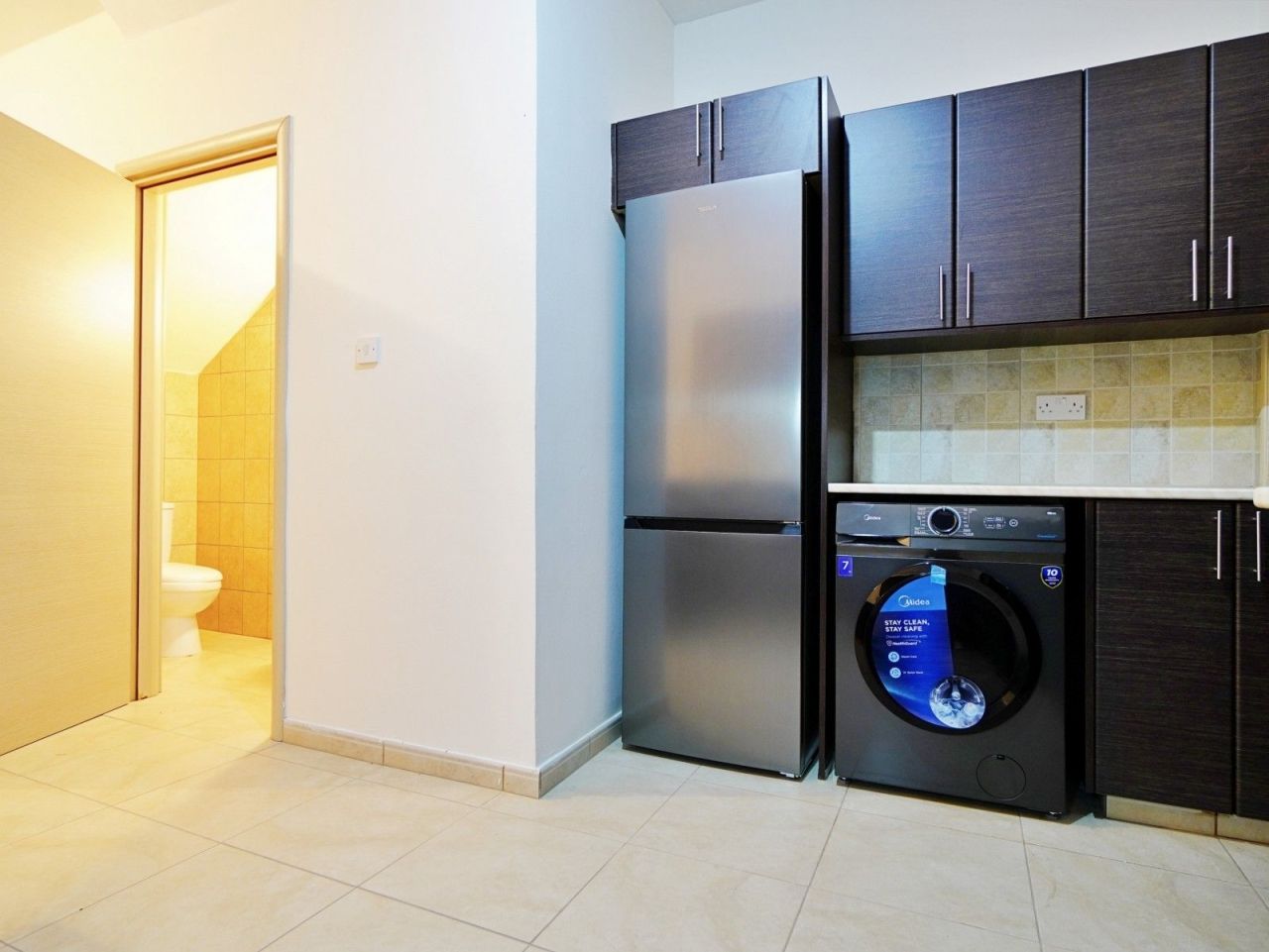 Casa adosada en Lárnaca, Chipre, 129 m² - imagen 3