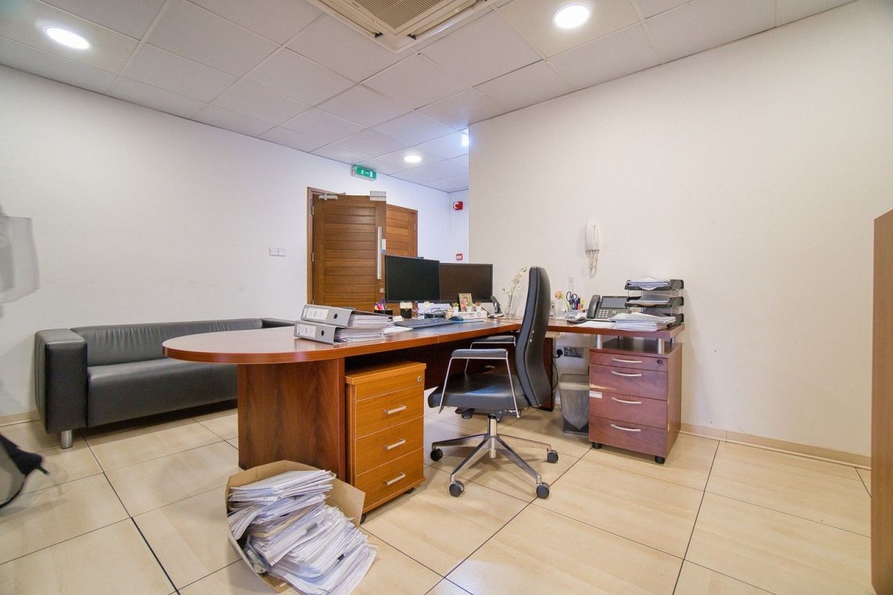 Ufficio a Limassol, Cipro, 850 m² - foto 3