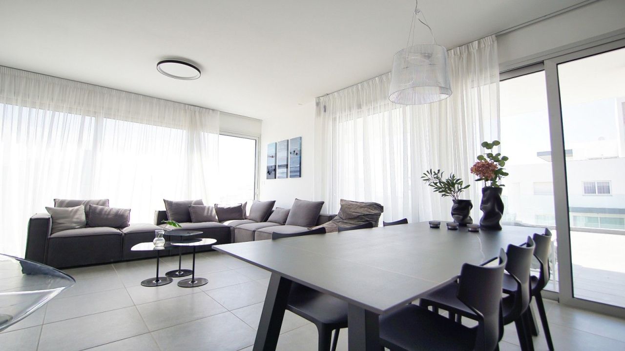 Penthouse in Limassol, Cyprus, 203 m² - picture 3