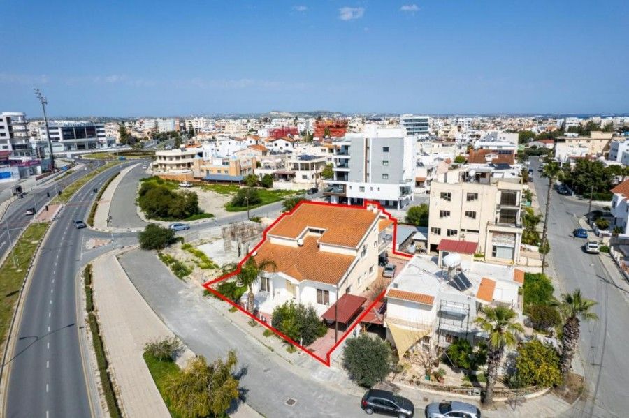 Villa in Larnaca, Cyprus, 350 m² - picture 3