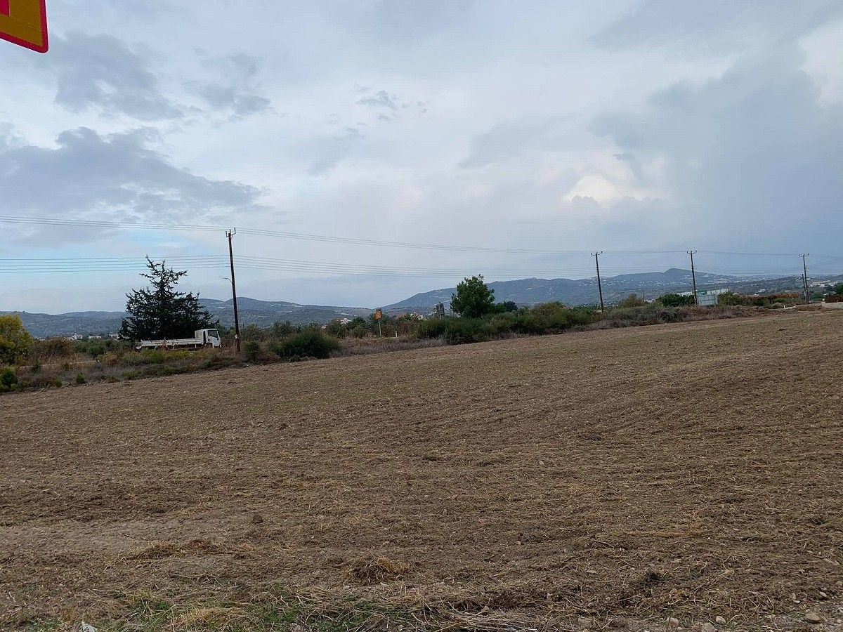 Land in Paphos, Cyprus, 4 212 m² - picture 3