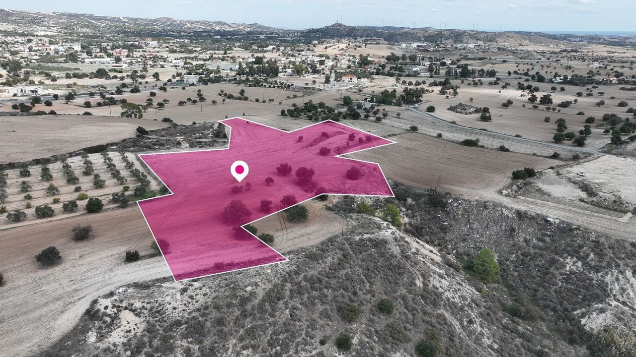 Terreno a Larnaca, Cipro, 14 716 m2 - foto 3