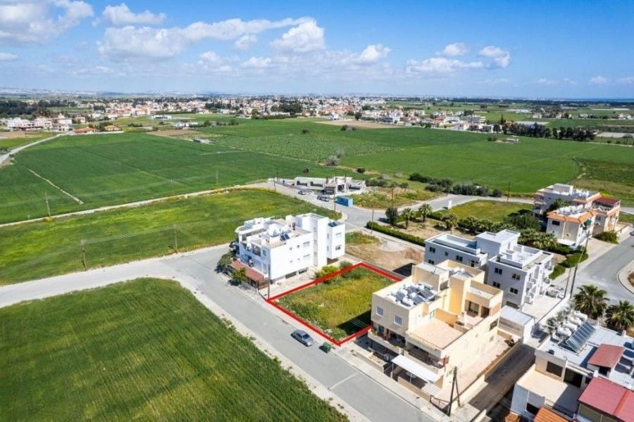 Land in Larnaca, Cyprus, 574 m² - picture 3