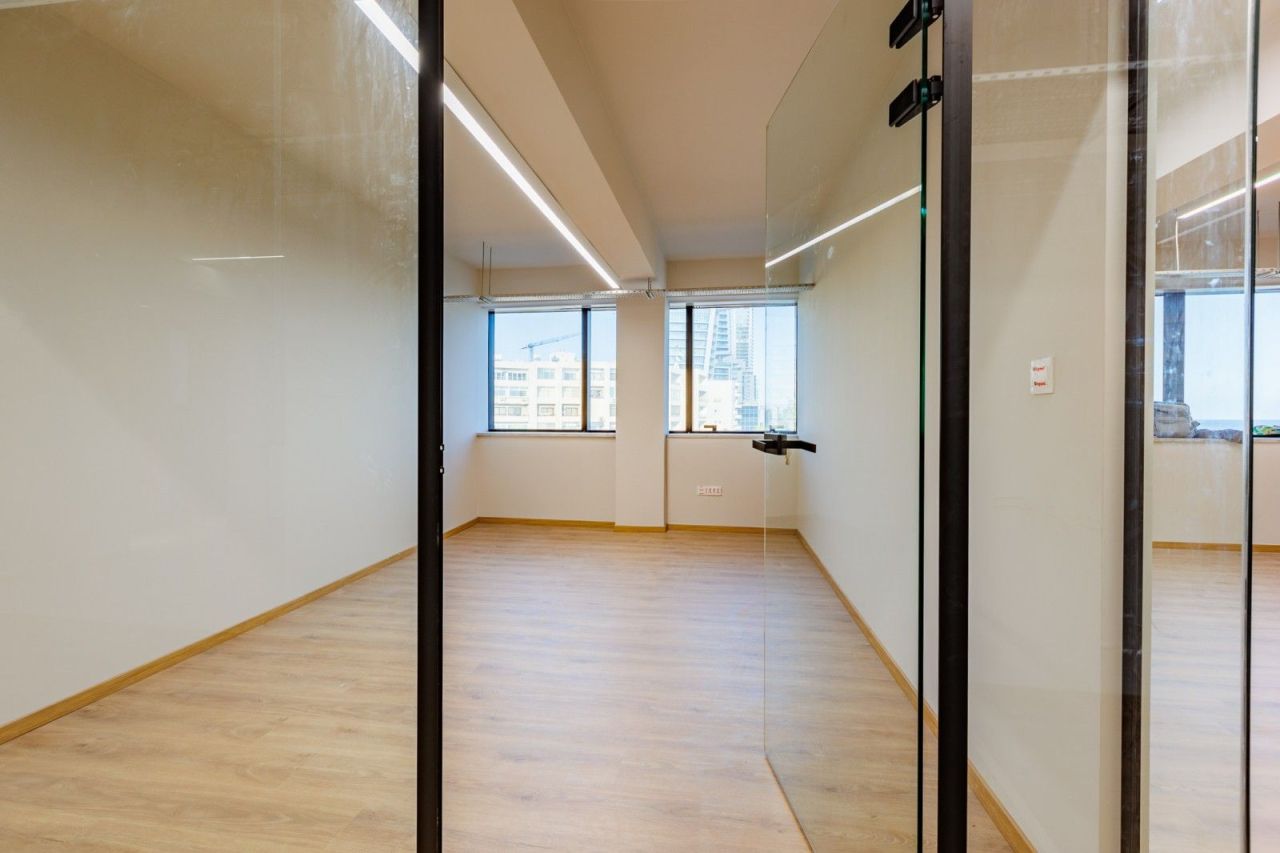 Office in Limassol, Cyprus, 300 m² - picture 3