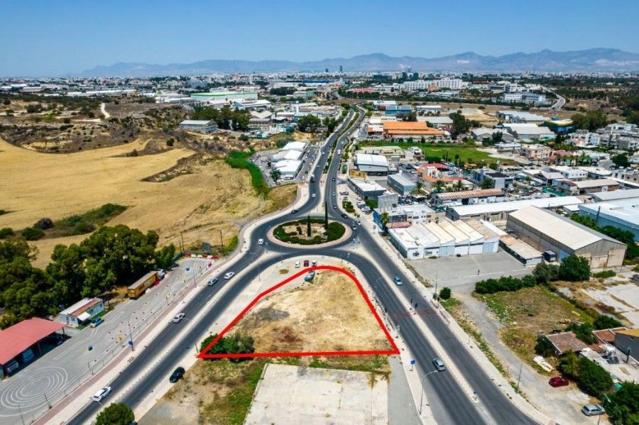 Terrain à Nicosie, Chypre, 1 600 m² - image 3