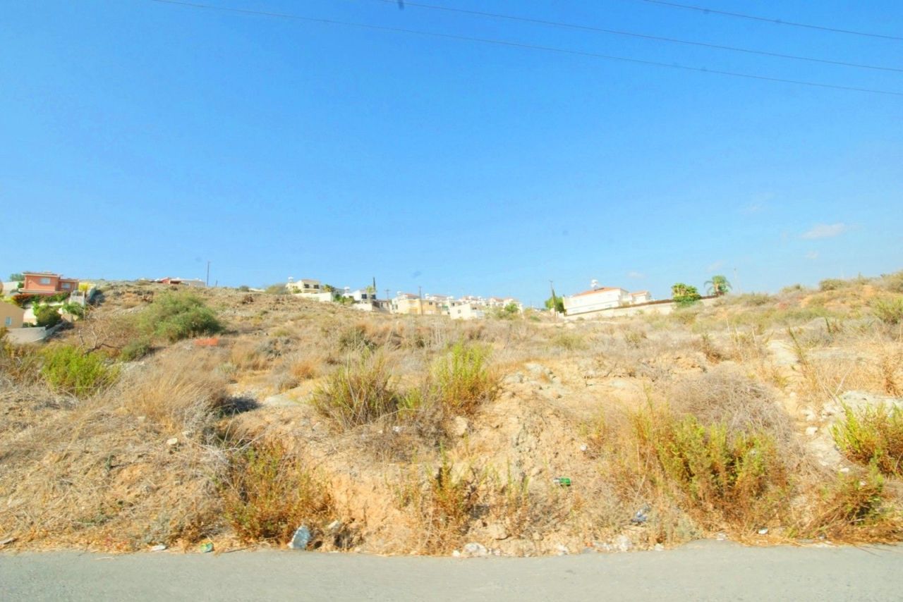 Land in Paphos, Cyprus, 16 300 m² - picture 3