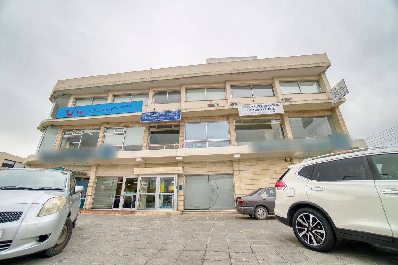 Commercial property in Paphos, Cyprus, 500 m² - picture 3