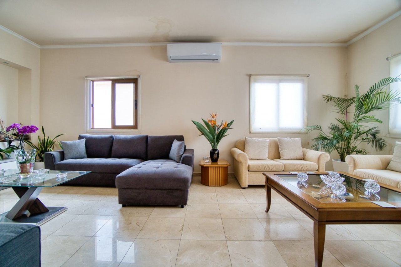 Villa in Paphos, Cyprus, 350 m² - picture 3