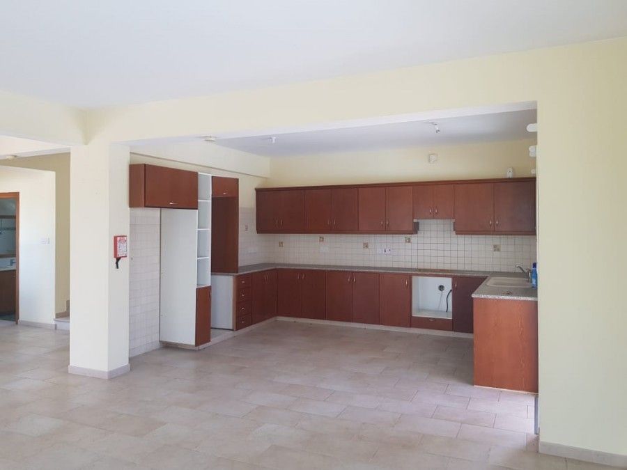 Villa in Paphos, Cyprus - picture 1