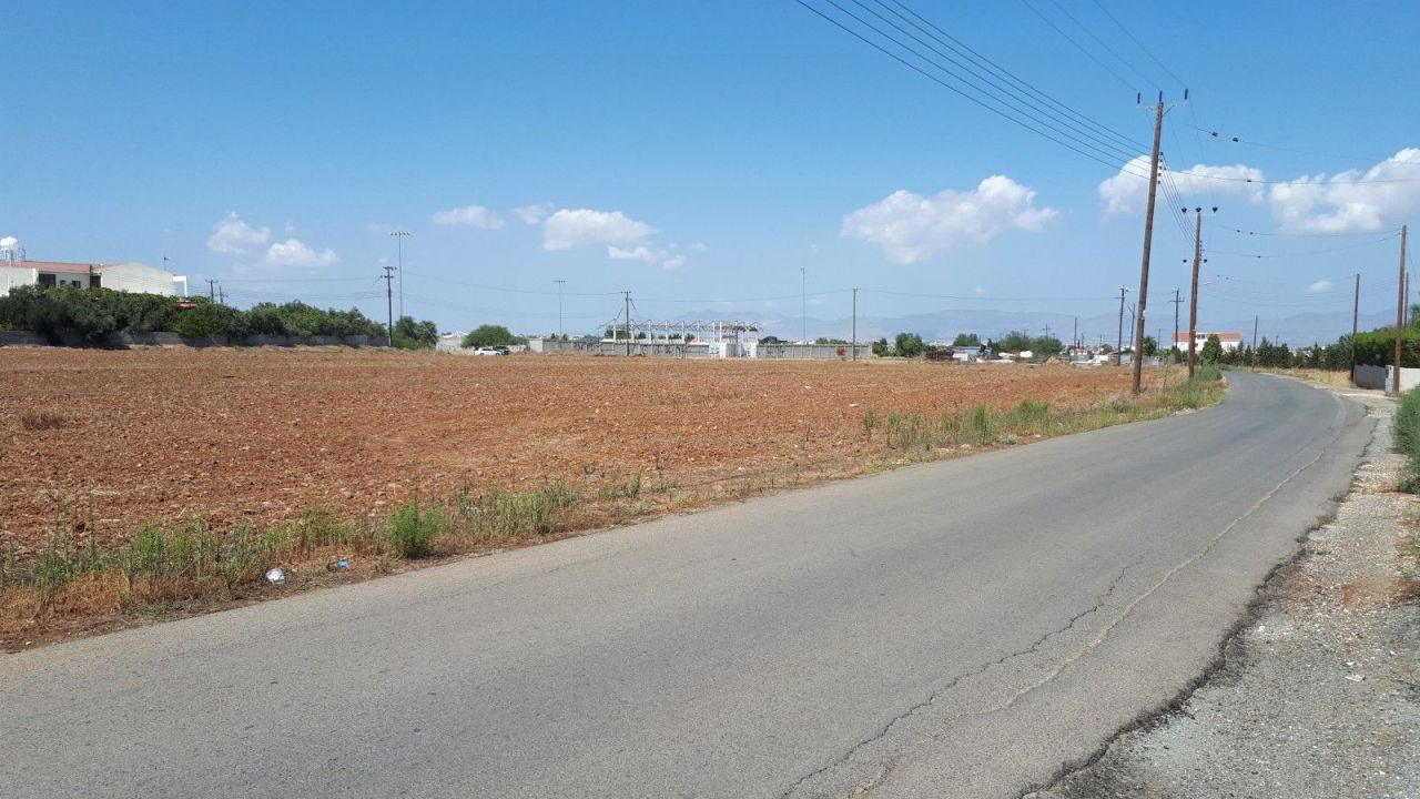 Terreno a Nicosia, Cipro, 1 600 m2 - foto 3