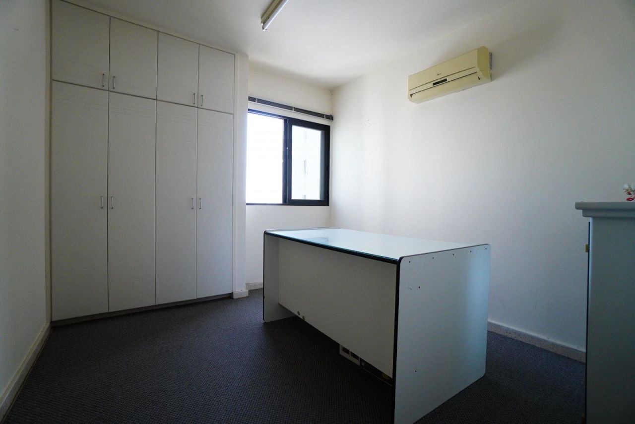 Büro in Larnaka, Zypern, 126 m² - Foto 4