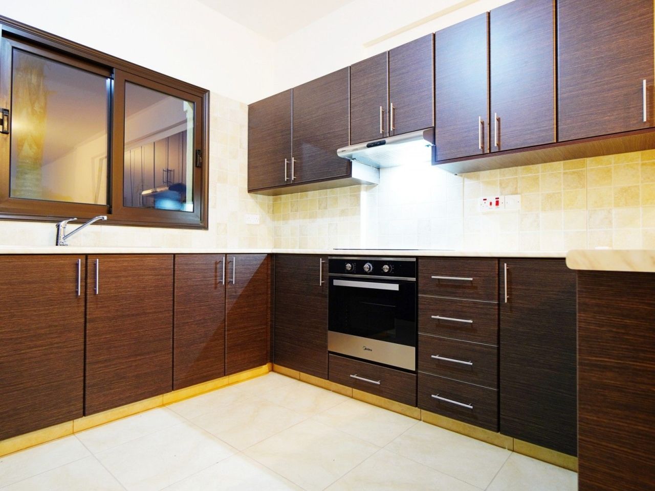 Casa adosada en Lárnaca, Chipre, 129 m² - imagen 4