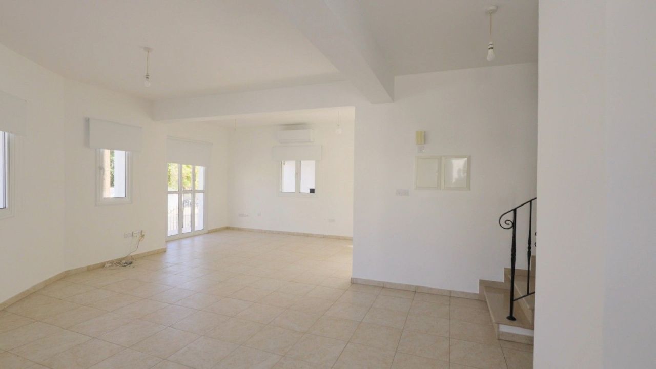 Villa in Larnaca, Cyprus, 200 m² - picture 4