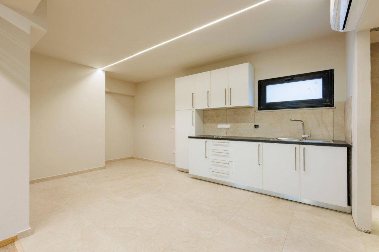 Office in Limassol, Cyprus, 300 m² - picture 4