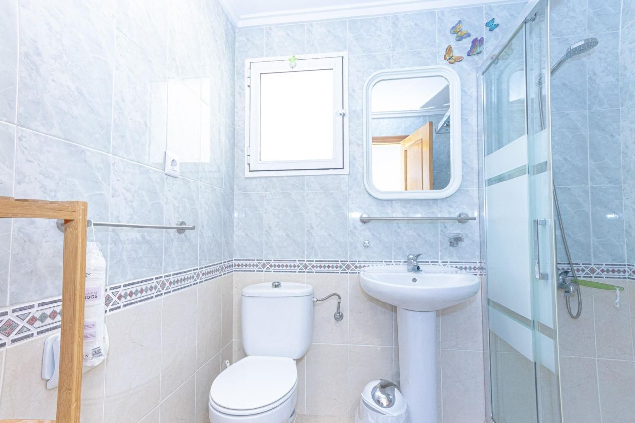 Flat in Torrevieja, Spain, 59 m² - picture 9