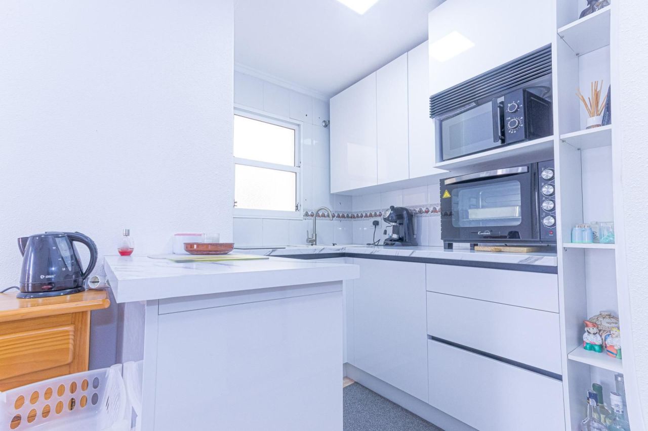 Flat in Torrevieja, Spain, 59 m² - picture 3