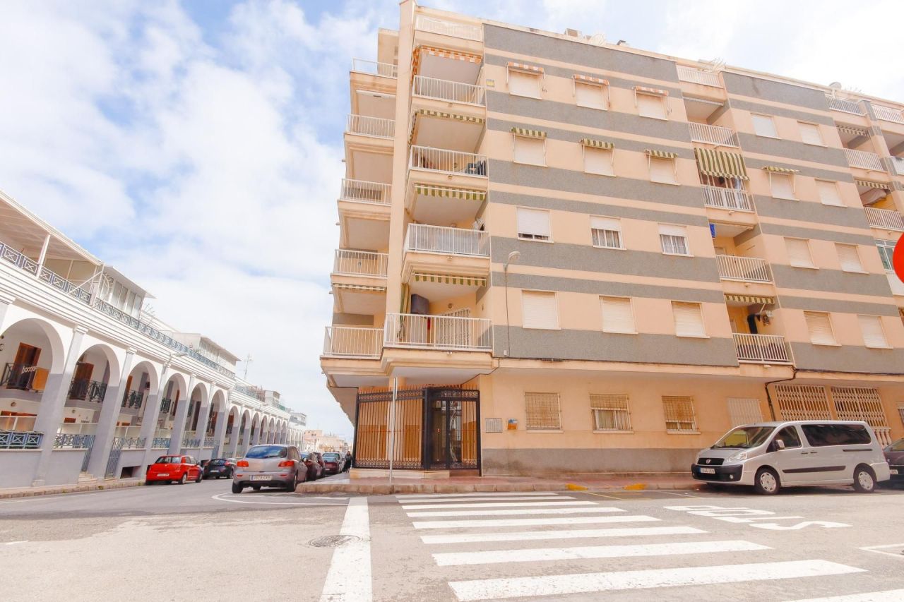 Flat in Torrevieja, Spain, 59 m² - picture 12