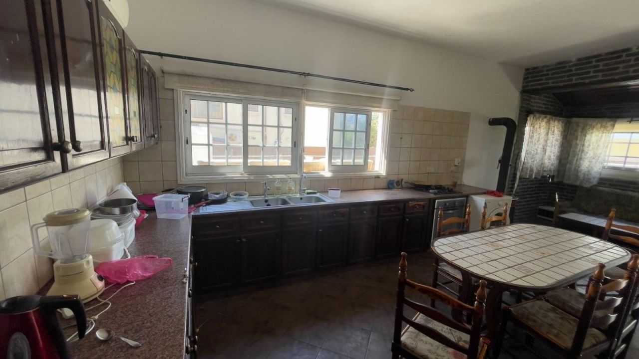 Maison urbaine à Larnaca, Chypre - image 4