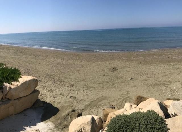 Terreno en Lárnaca, Chipre, 2 257 m² - imagen 4