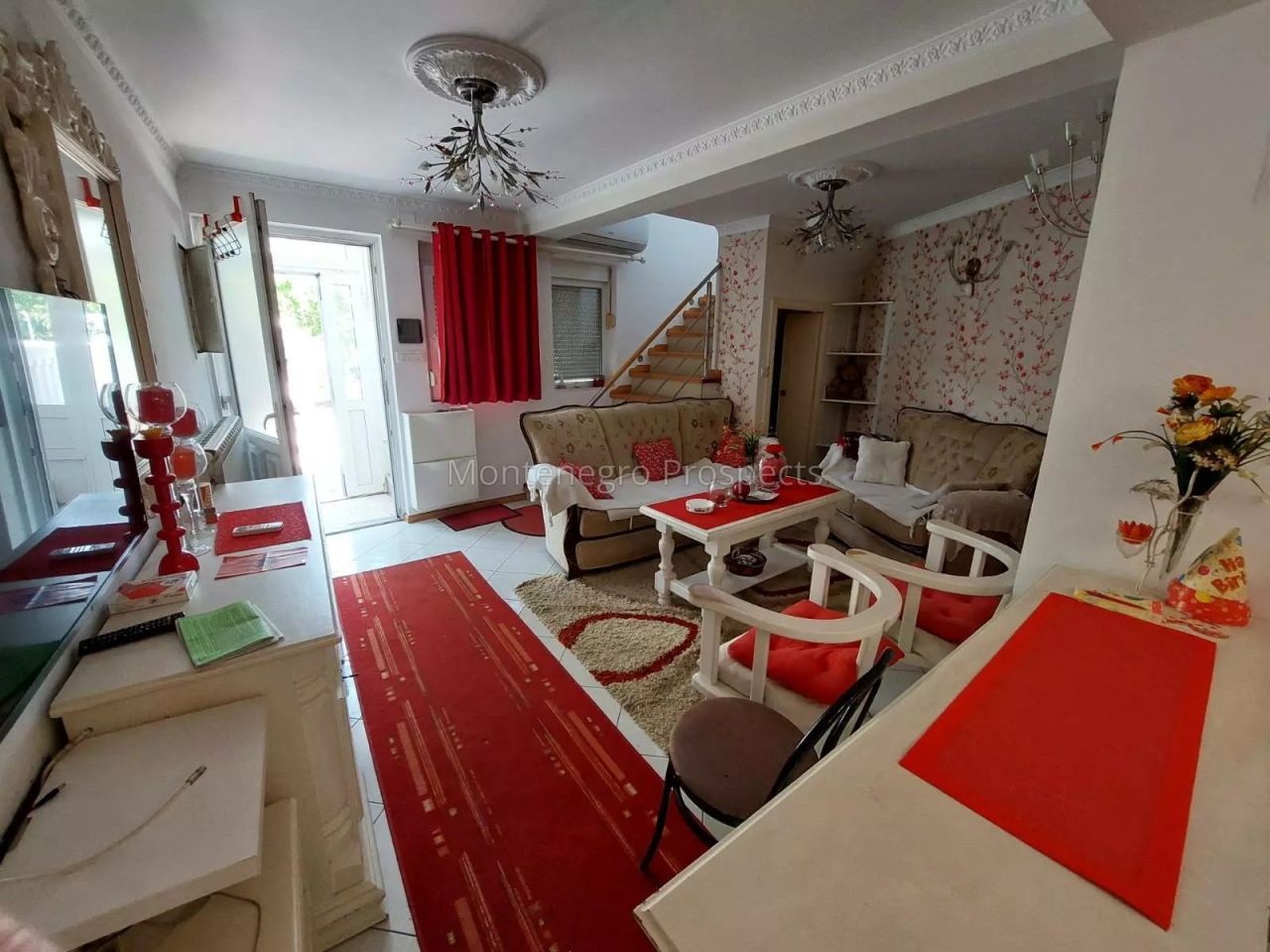 Maison à Nikšić, Monténégro, 135 m² - image 1