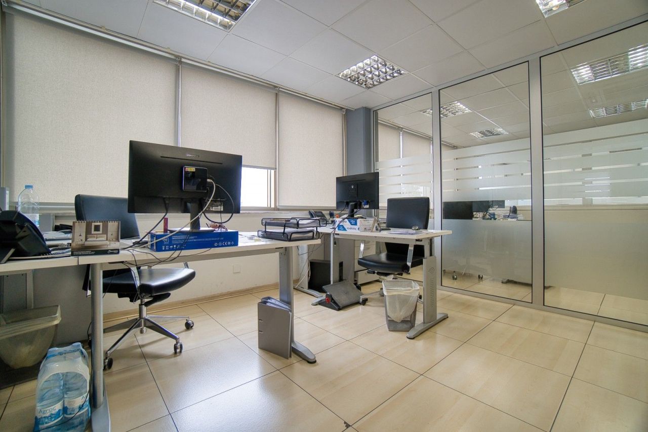 Ufficio a Limassol, Cipro, 850 m² - foto 4