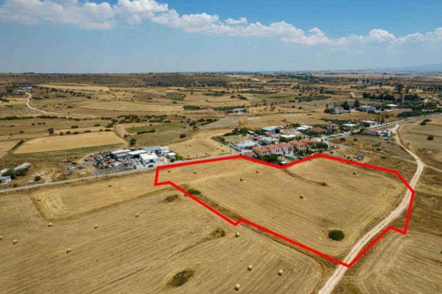 Terreno a Nicosia, Cipro, 13 713 m2 - foto 4