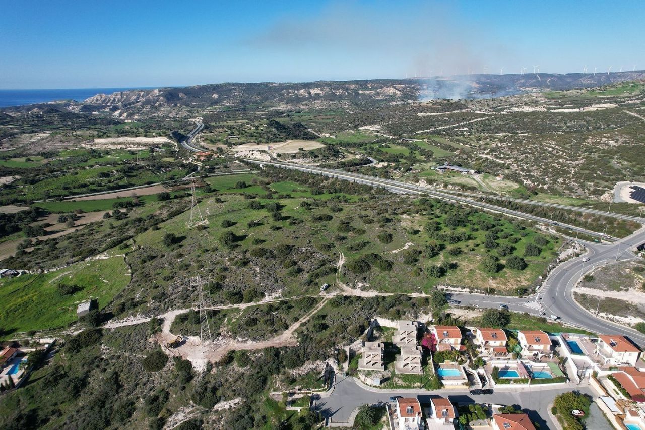 Land in Limassol, Cyprus, 11 372 m² - picture 4