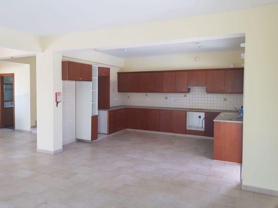 Villa in Paphos, Cyprus - picture 2