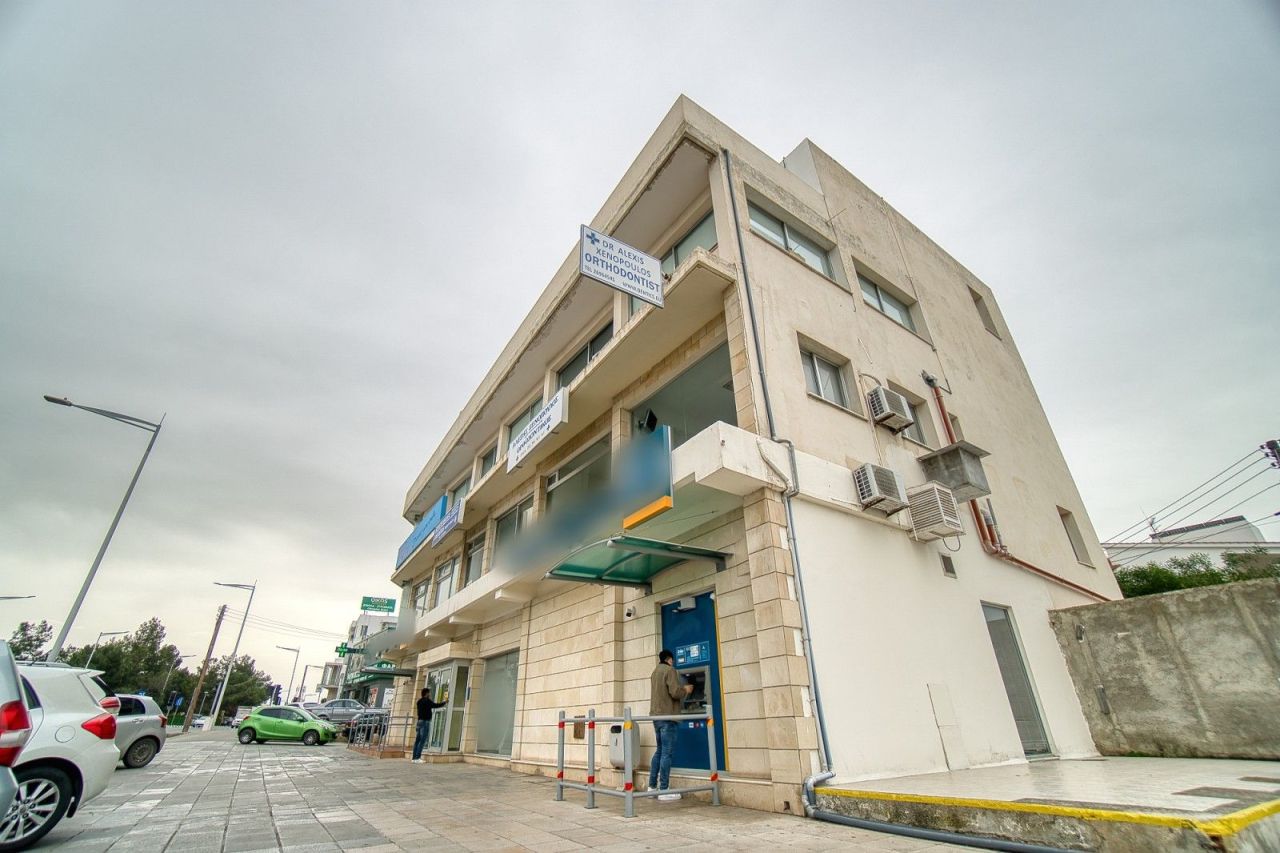 Commercial property in Paphos, Cyprus, 500 m² - picture 4