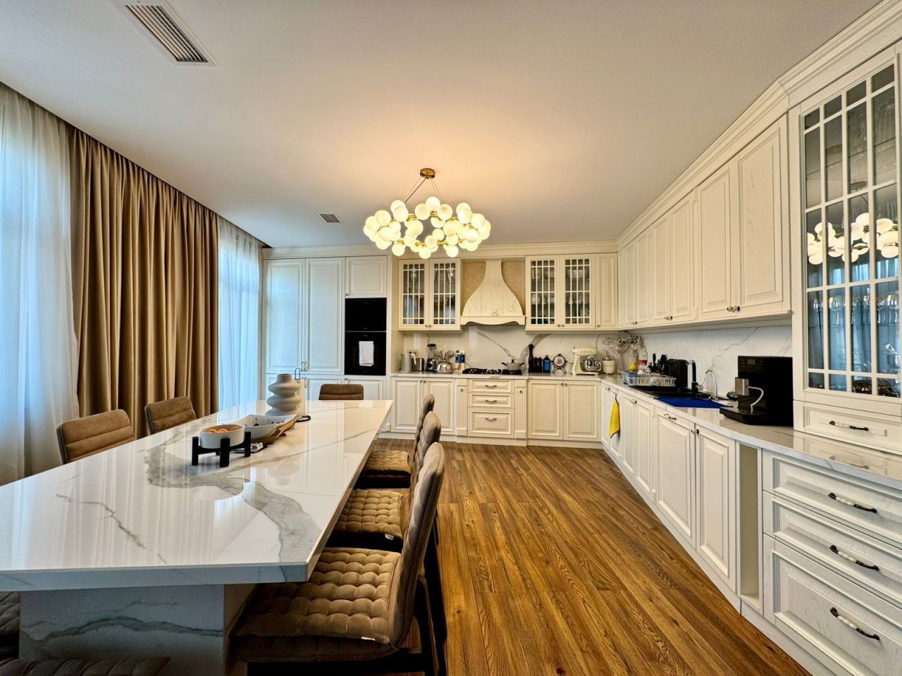 Maison à Tbilissi, Géorgie, 320 m² - image 3