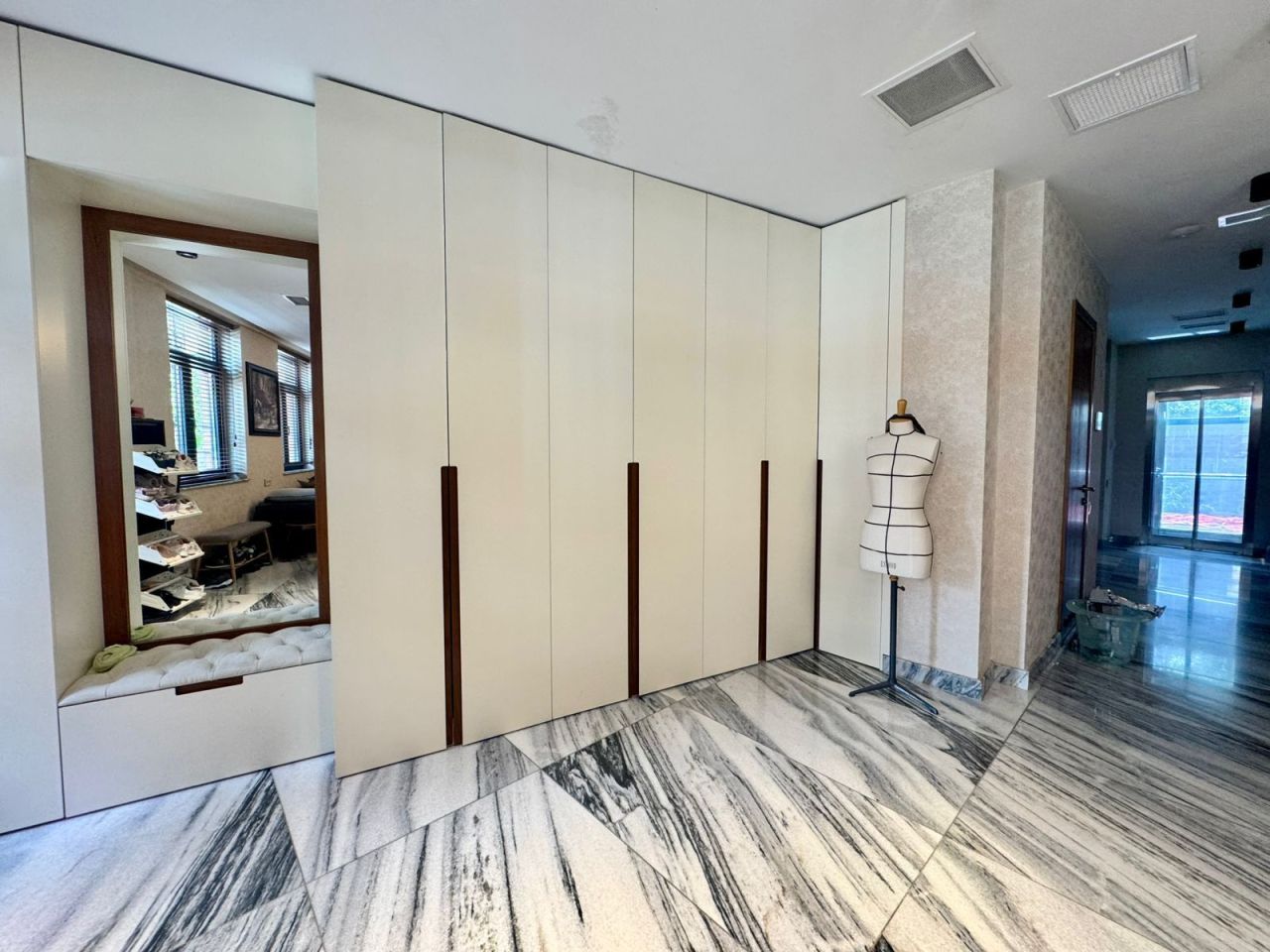 Maison à Tbilissi, Géorgie, 320 m² - image 4