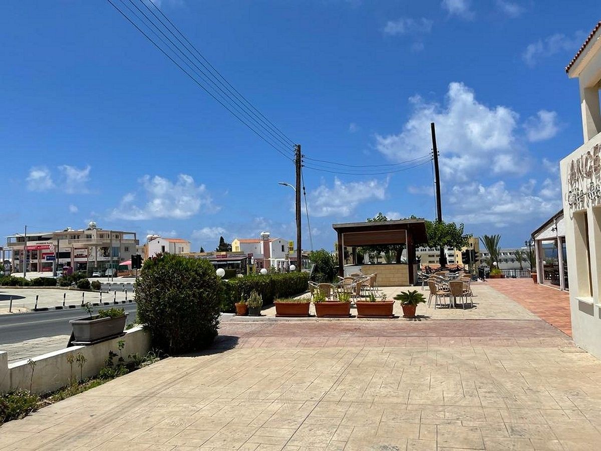 Commercial property in Paphos, Cyprus, 300 m² - picture 5