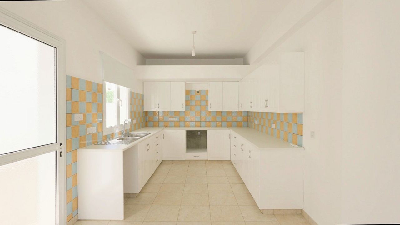 Villa in Larnaca, Cyprus, 200 m² - picture 5