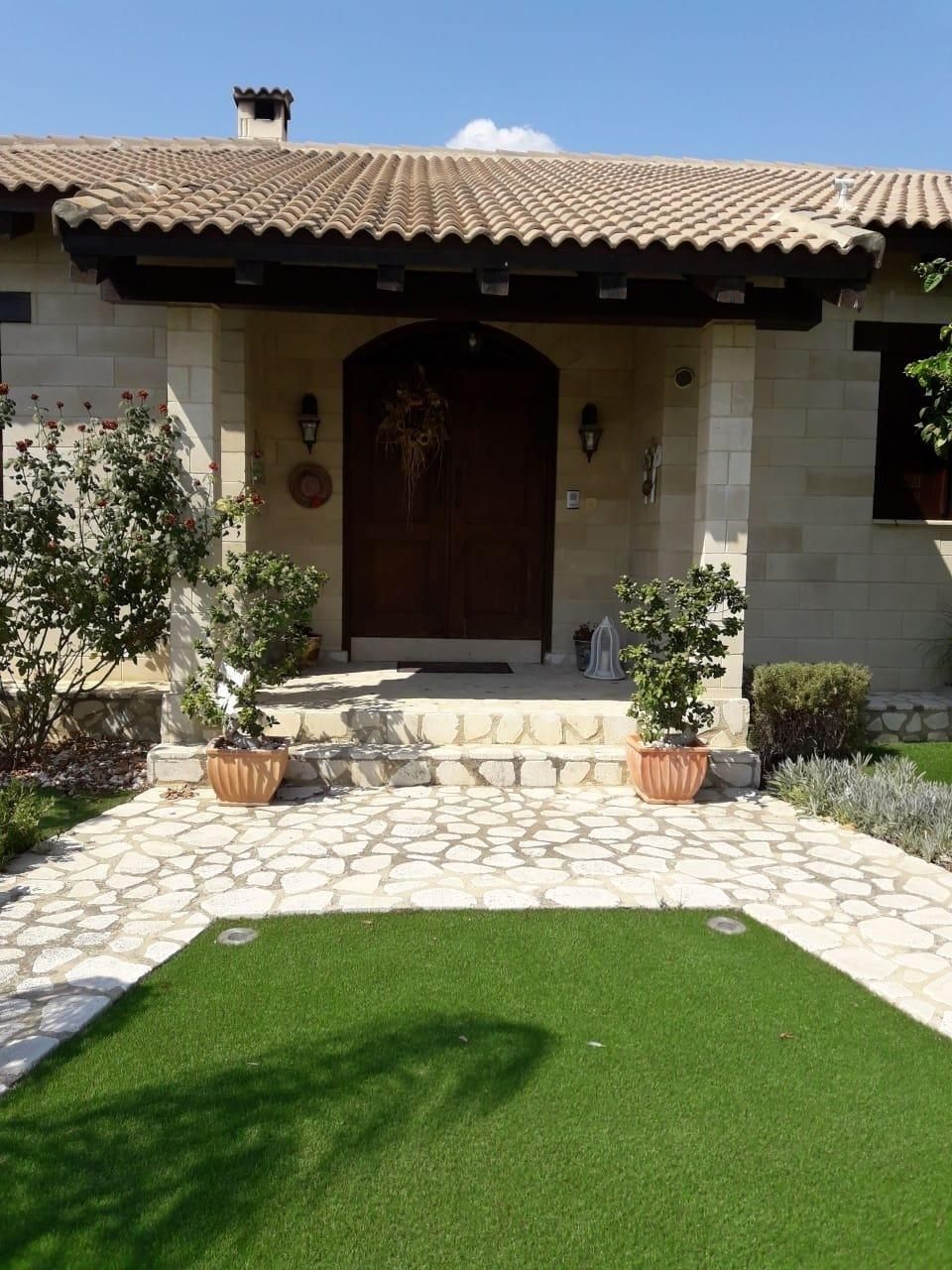 Bungalow in Larnaca, Cyprus, 380 m² - picture 5