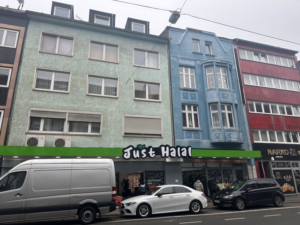 Shop in Oberhausen, Germany, 1 046 m² - picture 1