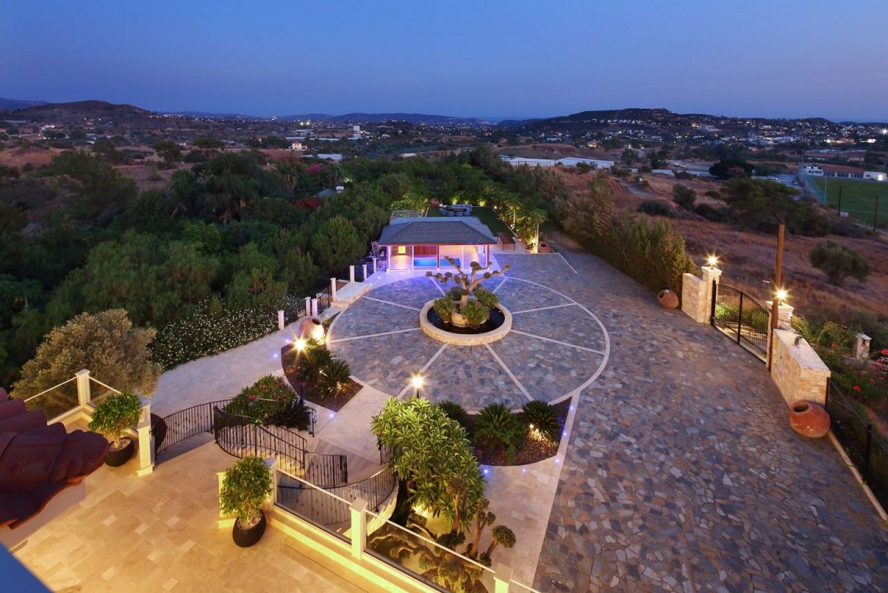 Villa in Limassol, Cyprus, 950 m² - picture 5