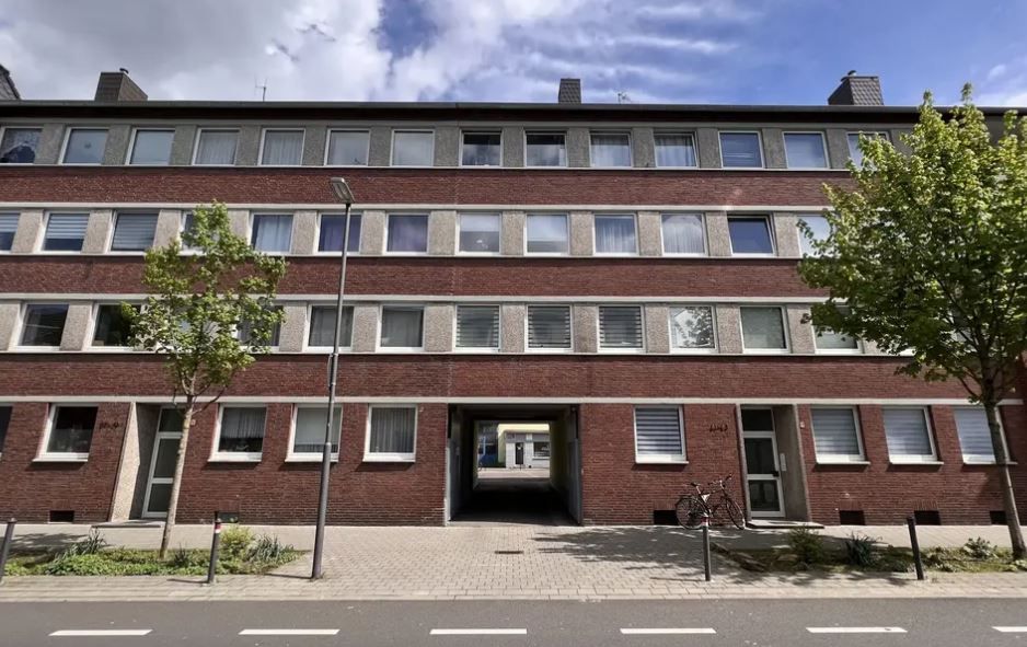 Maison de rapport à Neuss, Allemagne, 1 276 m² - image 1