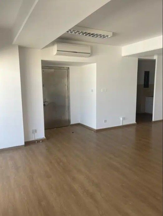 Biens commerciaux à Limassol, Chypre, 3 709 m² - image 6