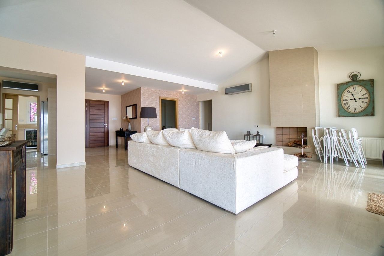 Bungalow in Paphos, Cyprus, 200 m² - picture 6