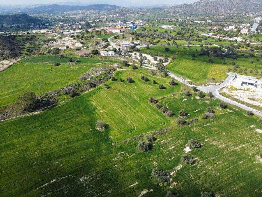 Terrain à Larnaca, Chypre, 6 689 m² - image 6